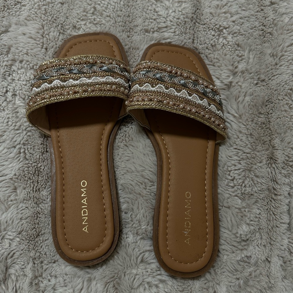 Madden Girl Inspired Beaded Sandals / Flats Size 7.5 Women’s